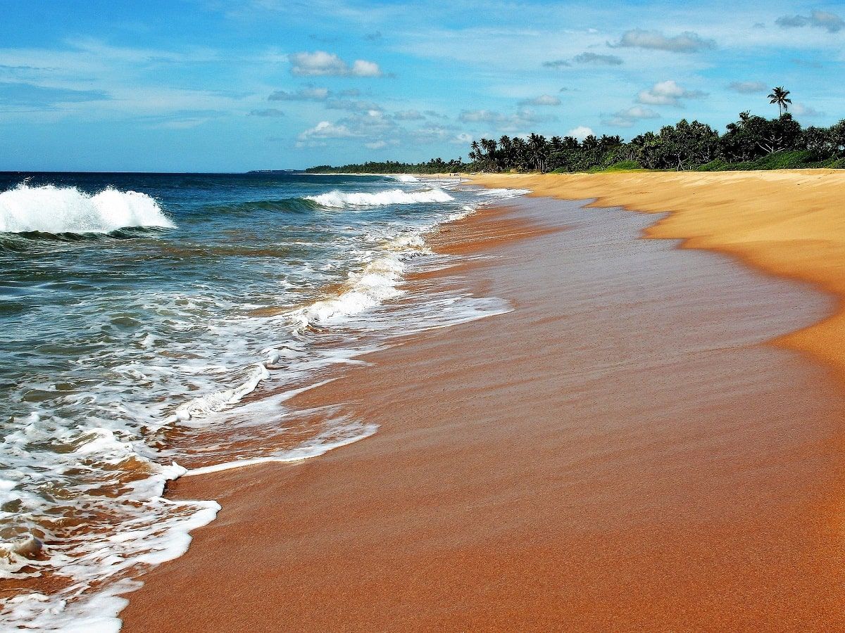 sri-lanka-beach-min