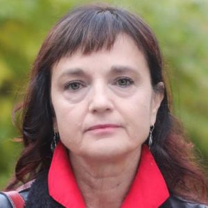 Dr. Metka Paragi